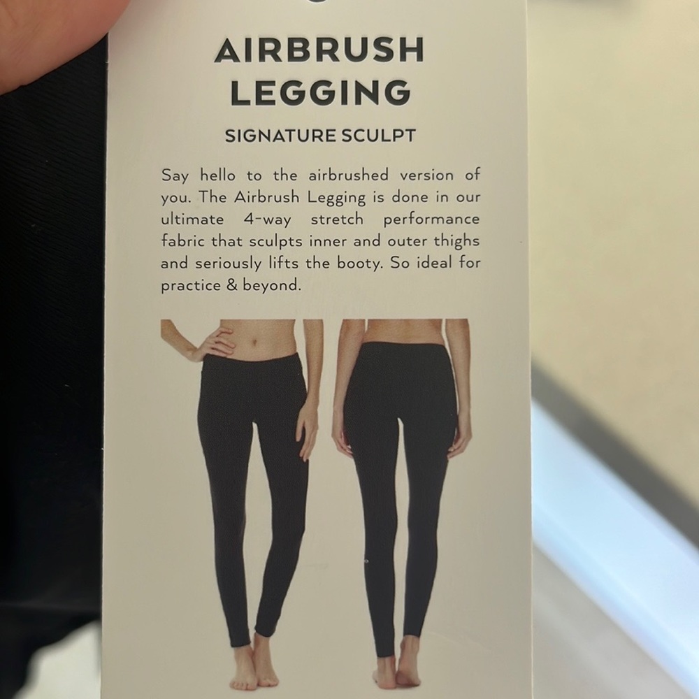 NWT medium Alo leggings